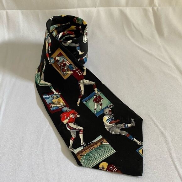 Nicole Miller 1995 NFL tie - Picture 1 of 5